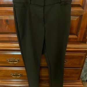 Black size 6 curvy capris from LOFT.  Wore twice to work.